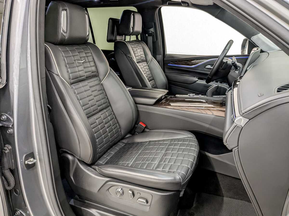 Cadillac Escalade 2021 года с пробегом. Фото: #20