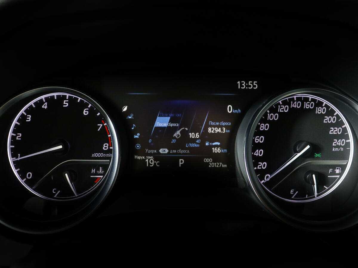 Toyota Camry 2021 года с пробегом. Фото: #4