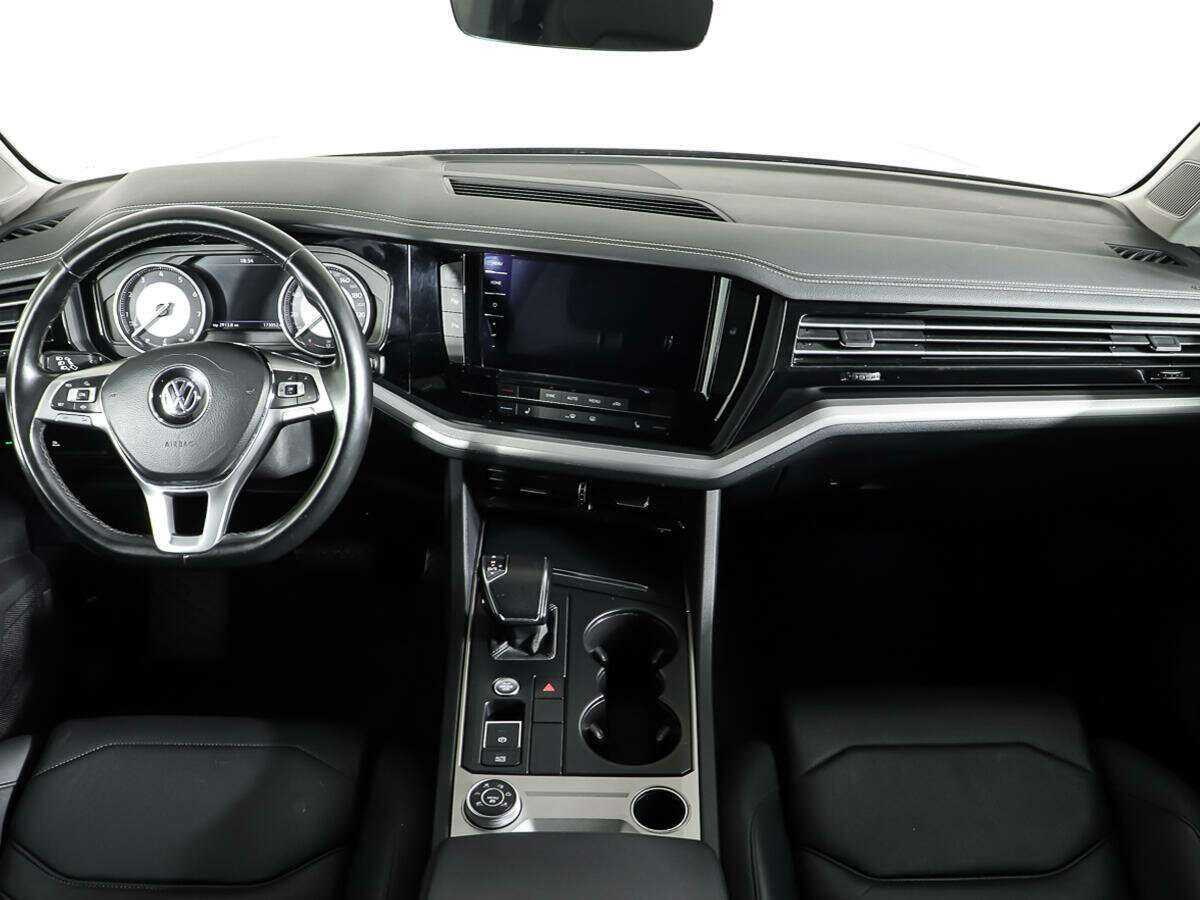 Volkswagen Touareg 2019 года с пробегом. Фото: #12