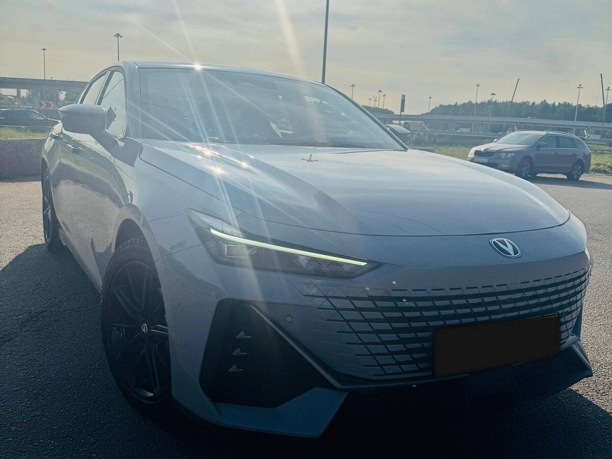 Changan UNI-V 2023 года с пробегом. Фото: #3