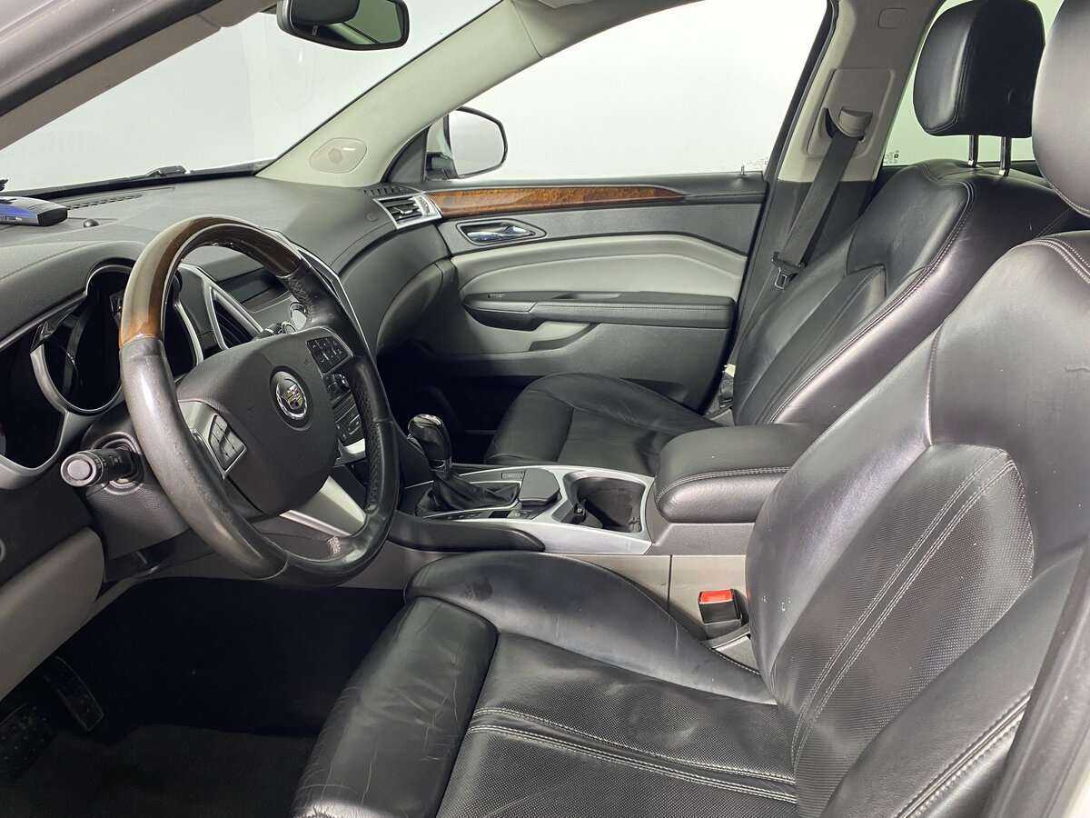 Cadillac SRX 2011 года с пробегом. Фото: #9