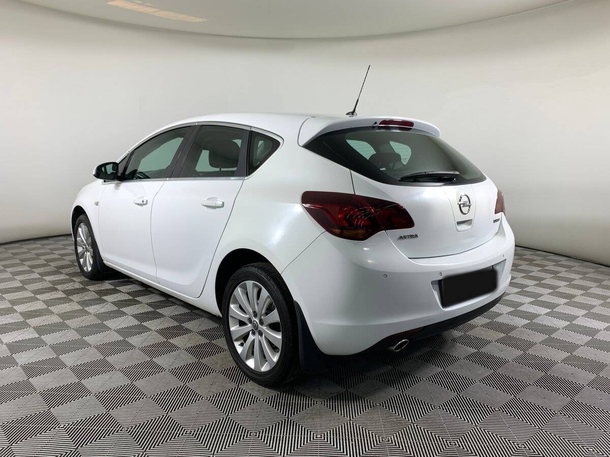 Opel Astra 2011 года с пробегом. Фото: #6