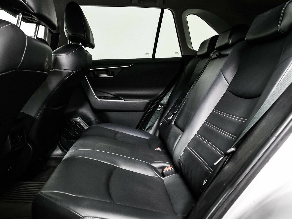 Toyota RAV4 2021 года с пробегом. Фото: #11