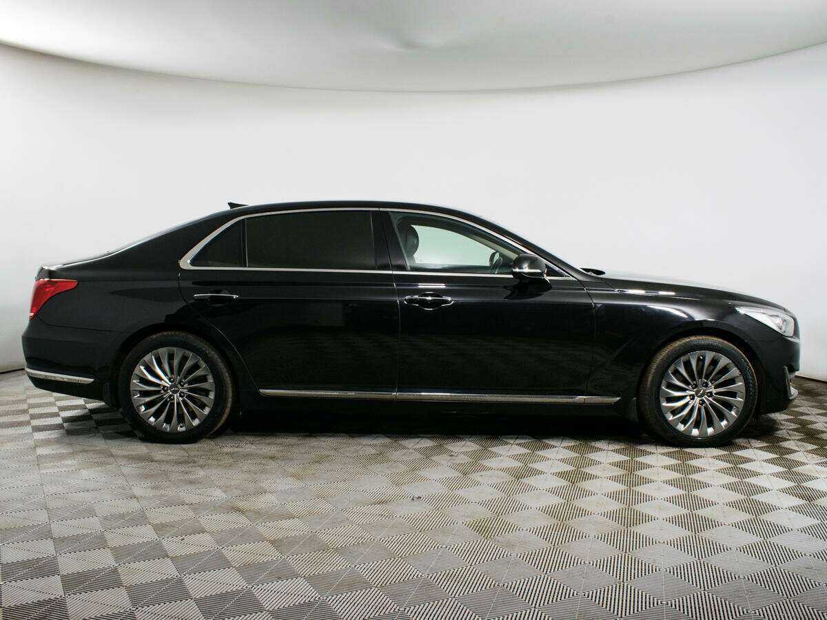 Genesis G90 2017 года с пробегом. Фото: #3