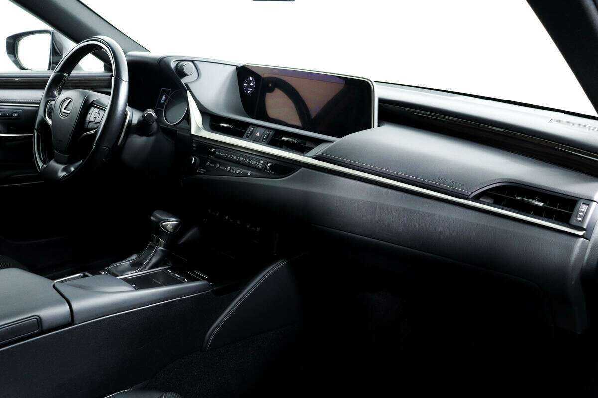 Lexus ES 2018 года с пробегом. Фото: #8