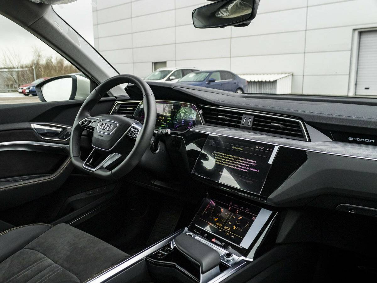 Audi e-tron 2023 года с пробегом. Фото: #10