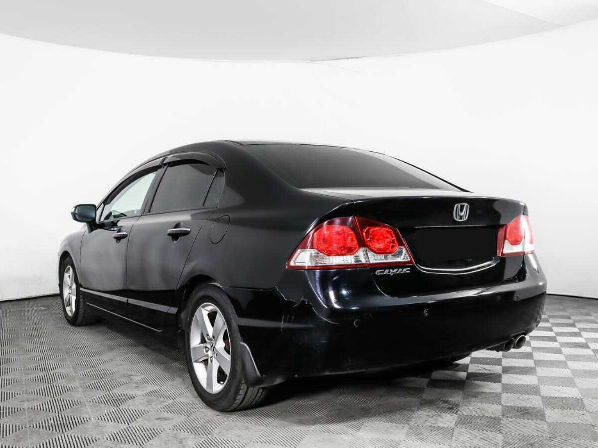 Honda Civic 2010 года с пробегом. Фото: #6