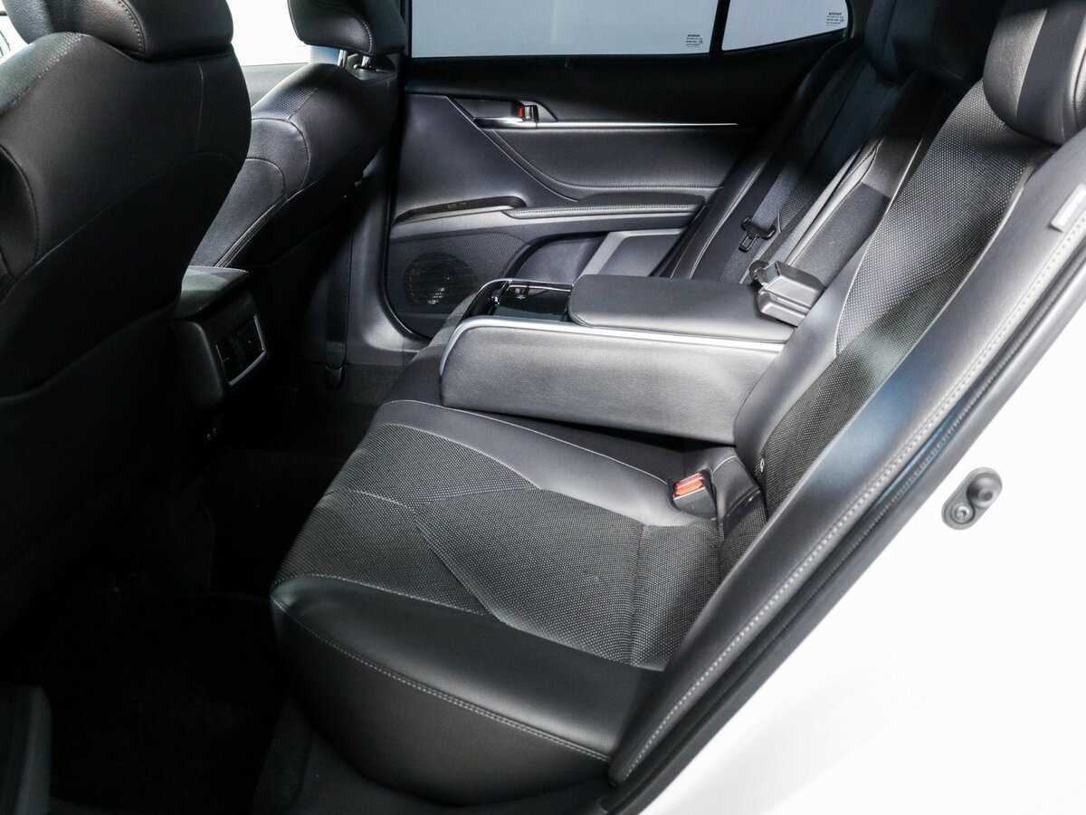 Toyota Camry 2022 года с пробегом. Фото: #6
