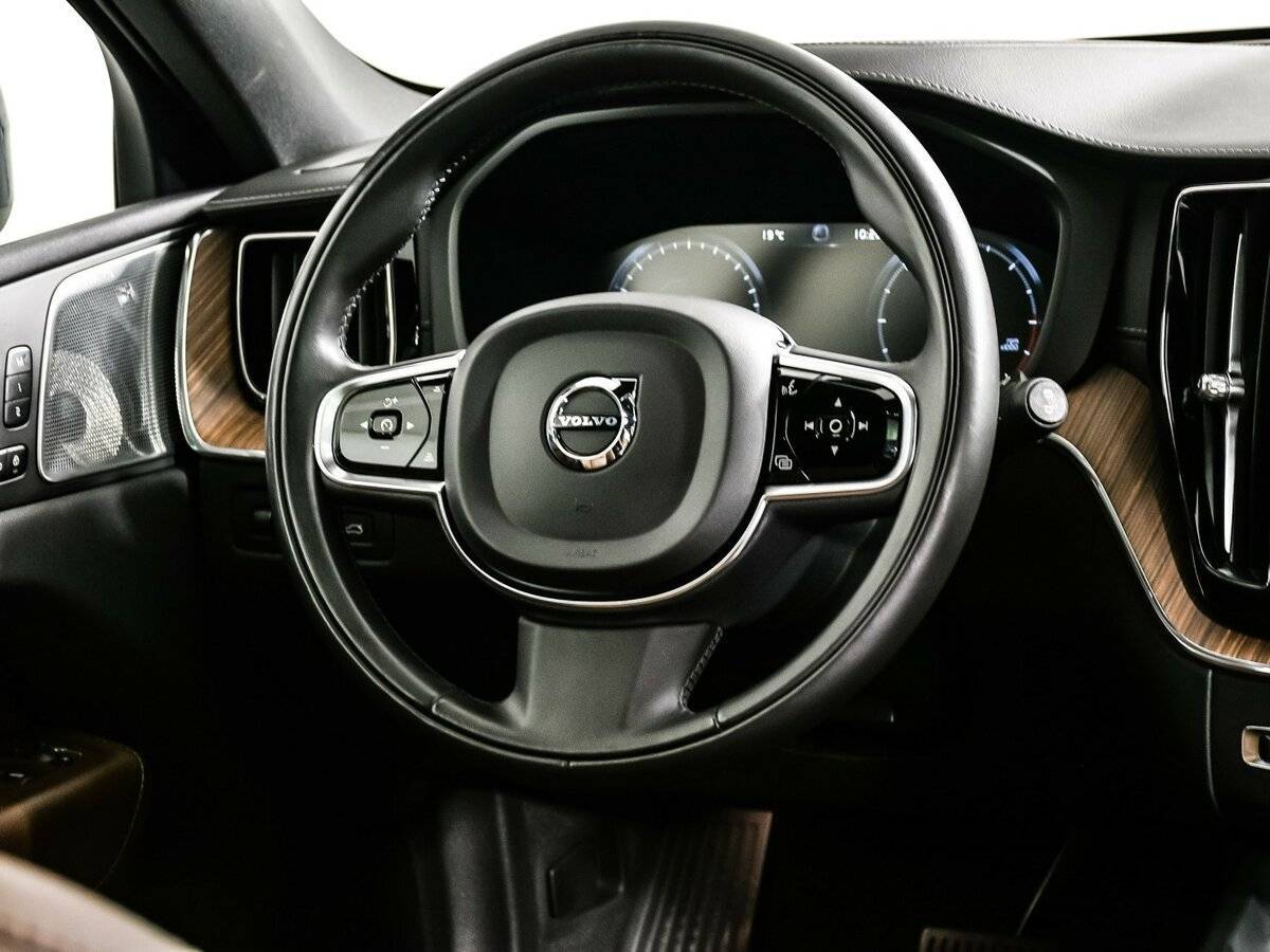 Volvo XC60 2021 года с пробегом. Фото: #15