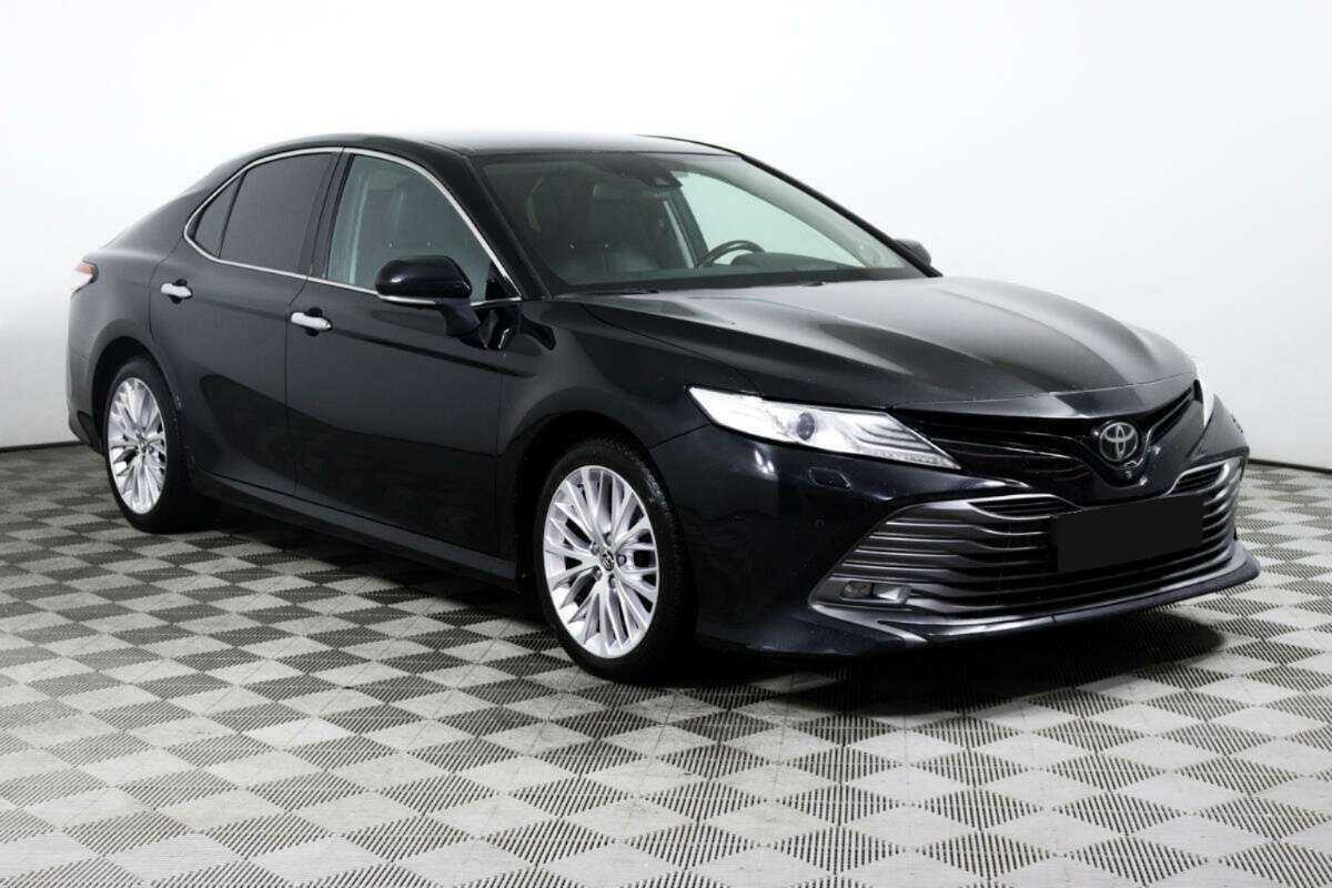 Toyota Camry 2018 года с пробегом. Фото: #2