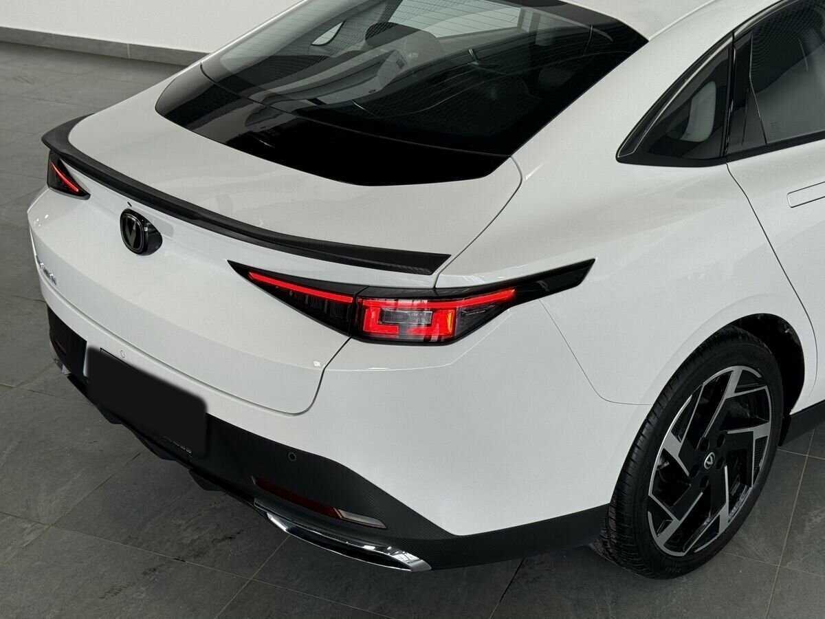 Changan Lamore 2023 года с пробегом. Фото: #6