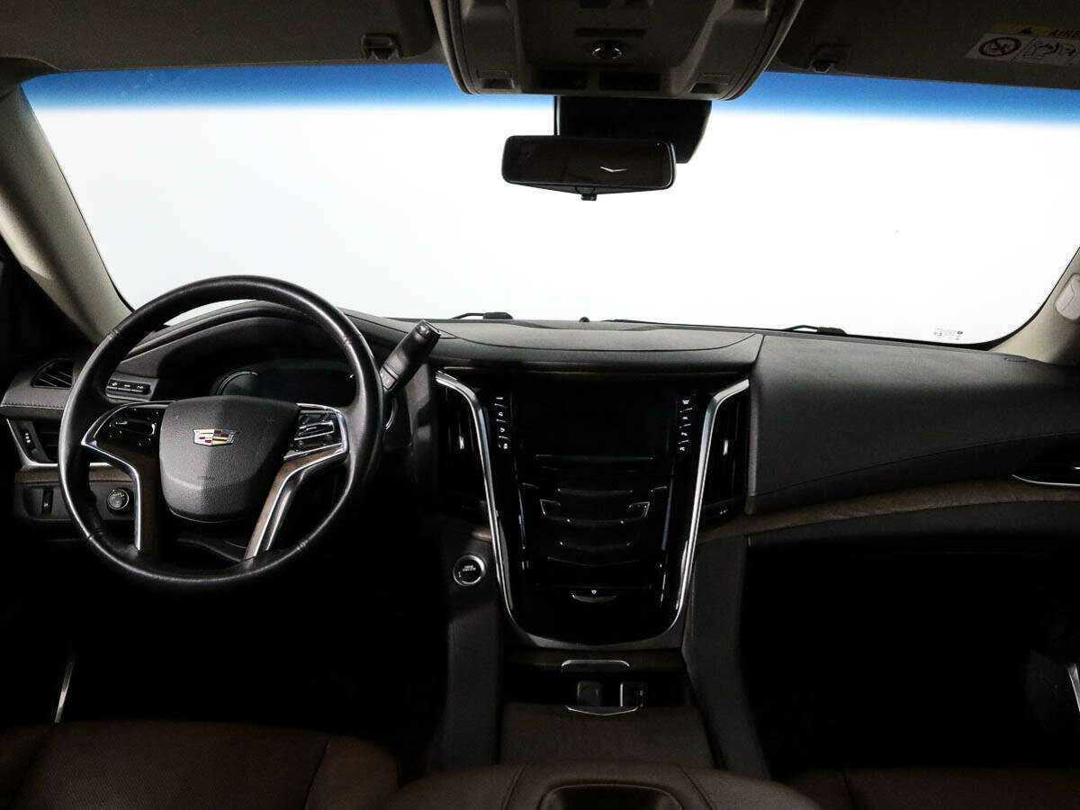 Cadillac Escalade 2019 года с пробегом. Фото: #10