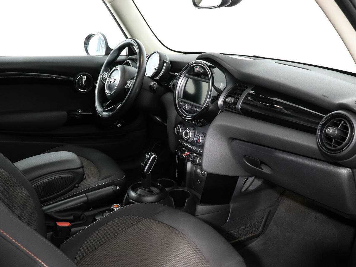 Mini Hatch 2018 года с пробегом. Фото: #8