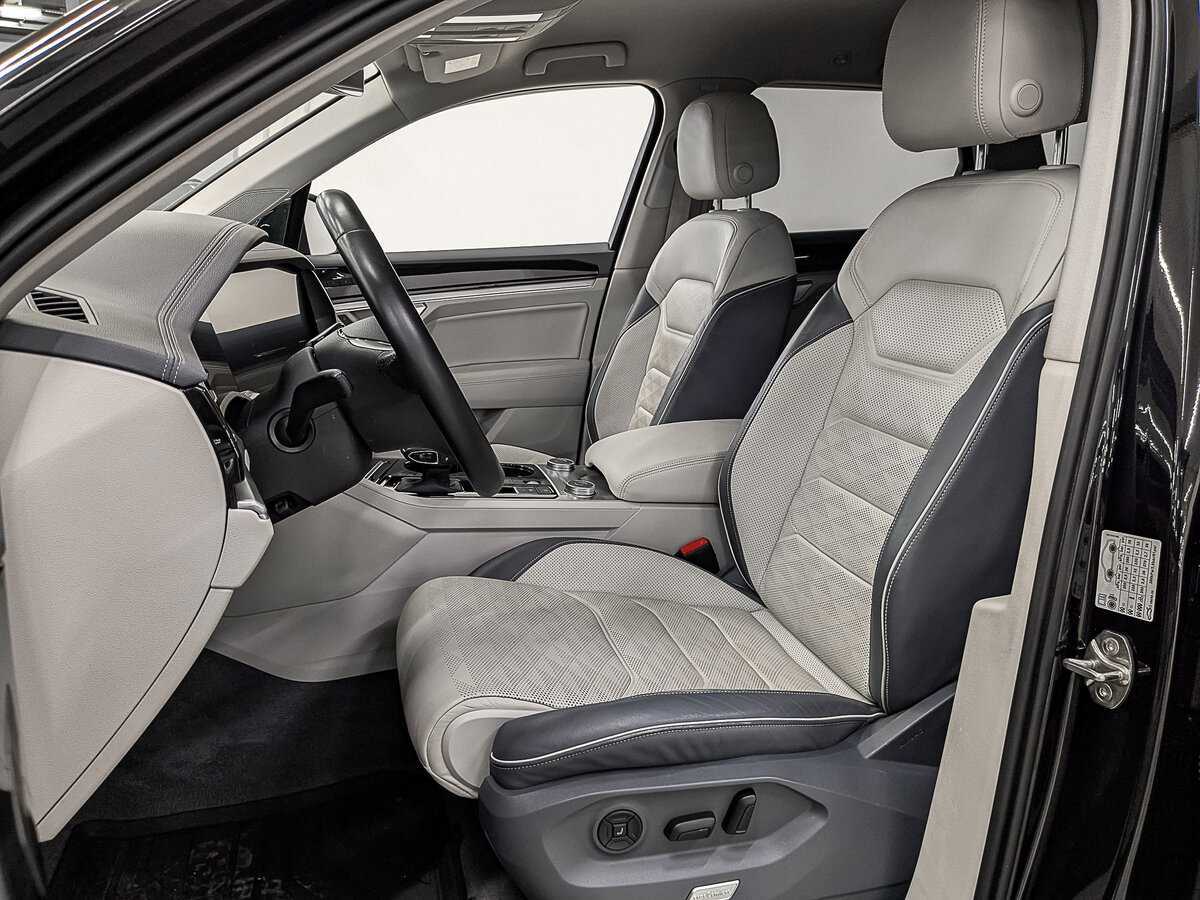 Volkswagen Touareg 2020 года с пробегом. Фото: #19