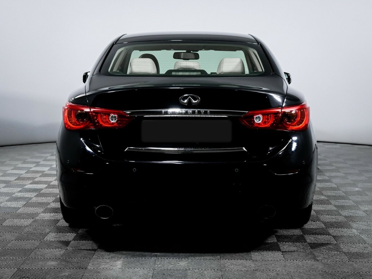 Infiniti Q50 2014 года с пробегом. Фото: #5
