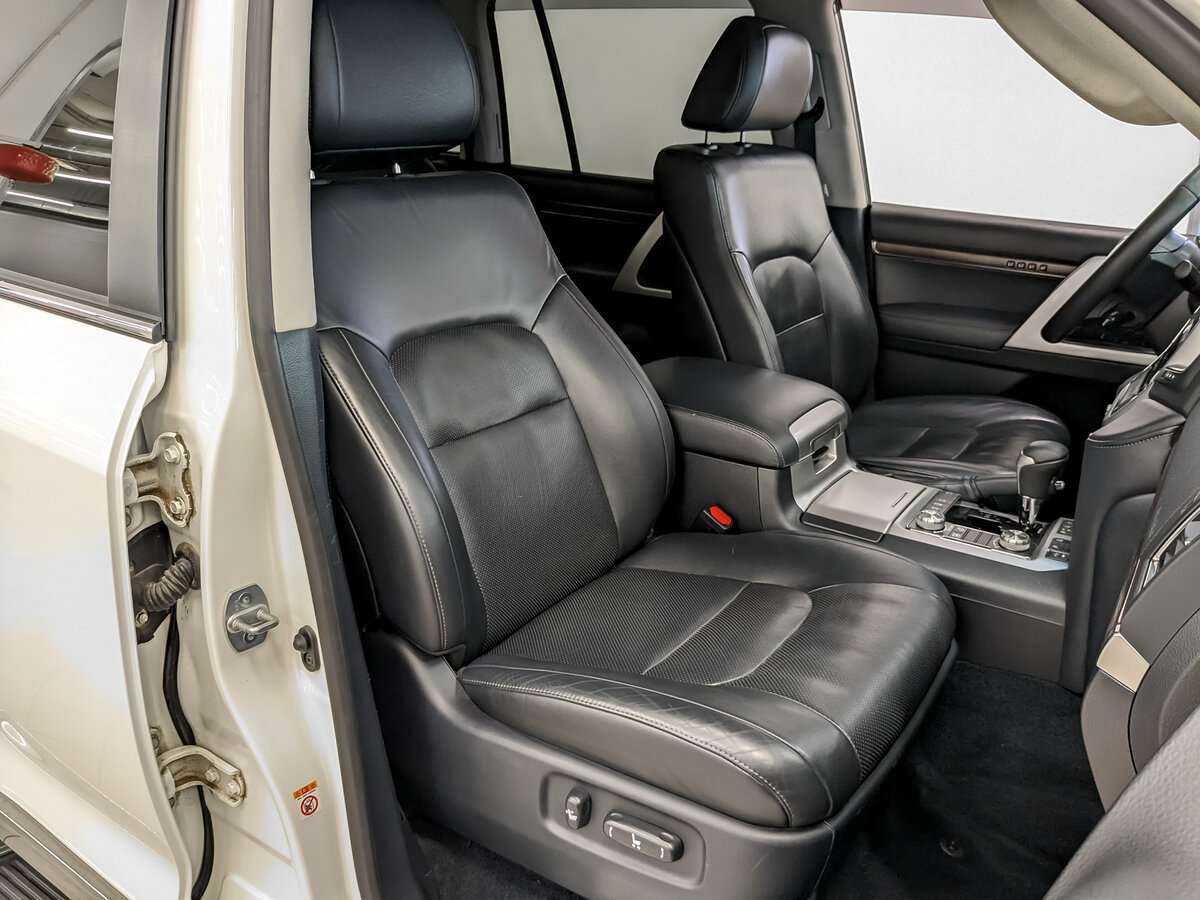 Toyota Land Cruiser 2017 года с пробегом. Фото: #17