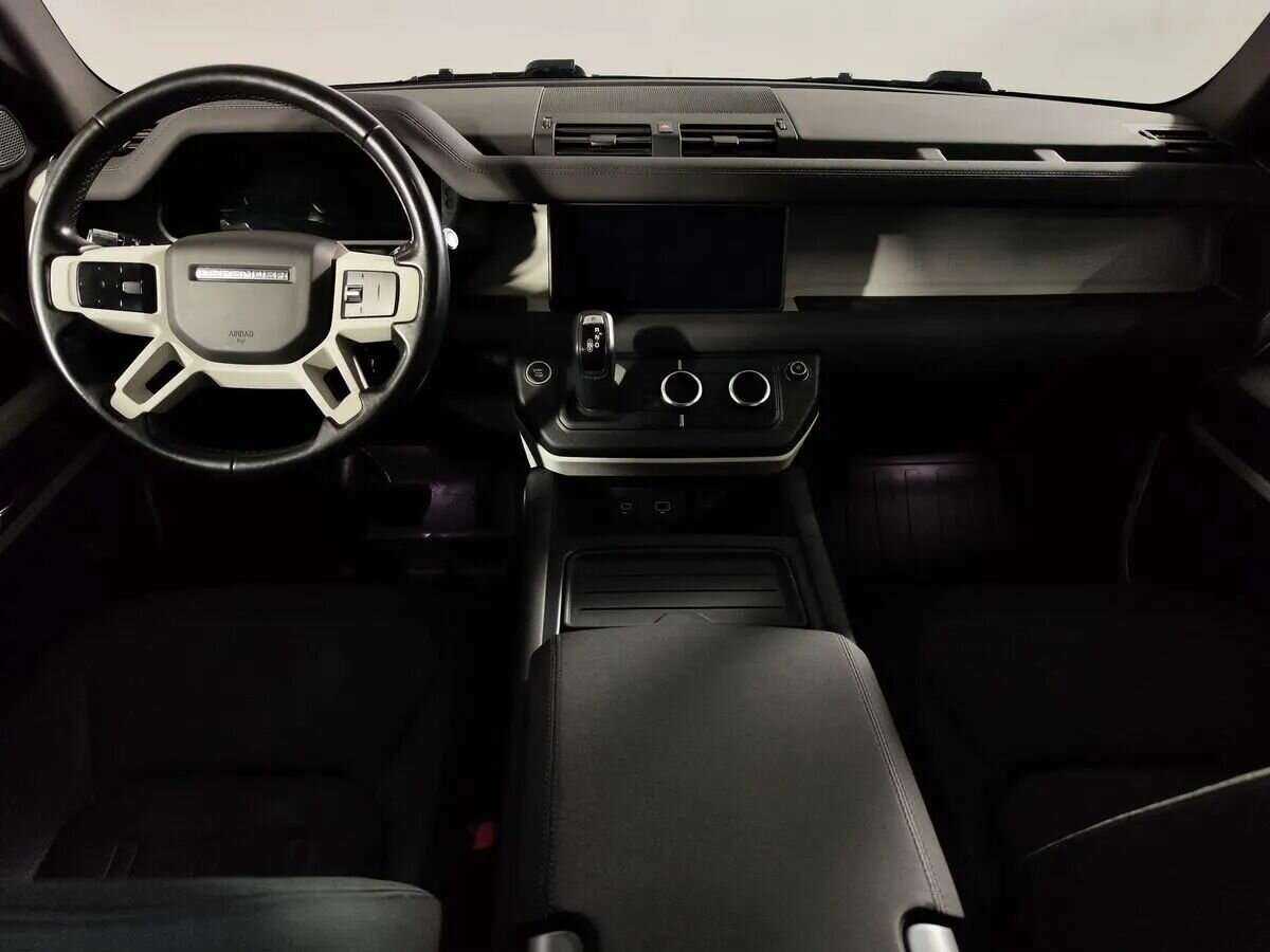 Land Rover Defender 2021 года с пробегом. Фото: #9