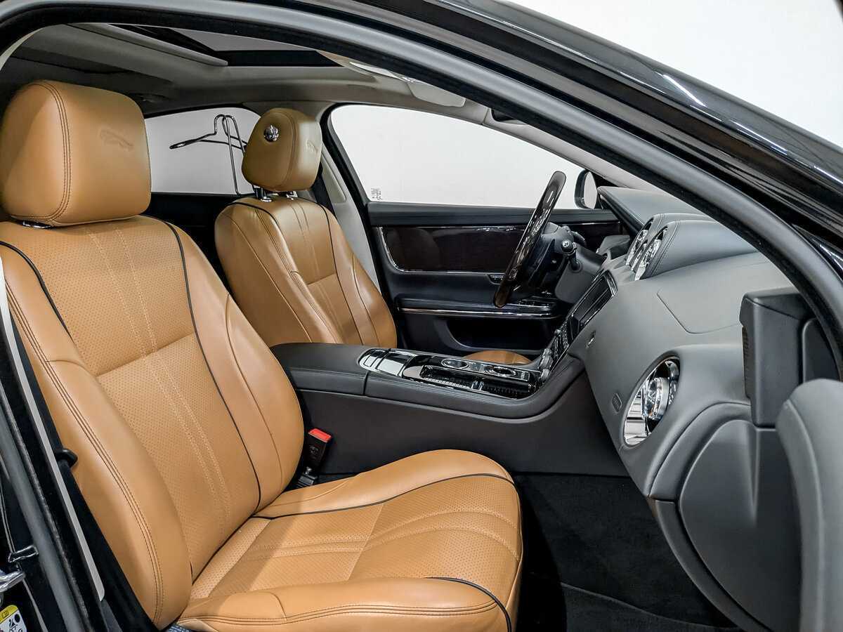 Jaguar XJ 2017 года с пробегом. Фото: #24
