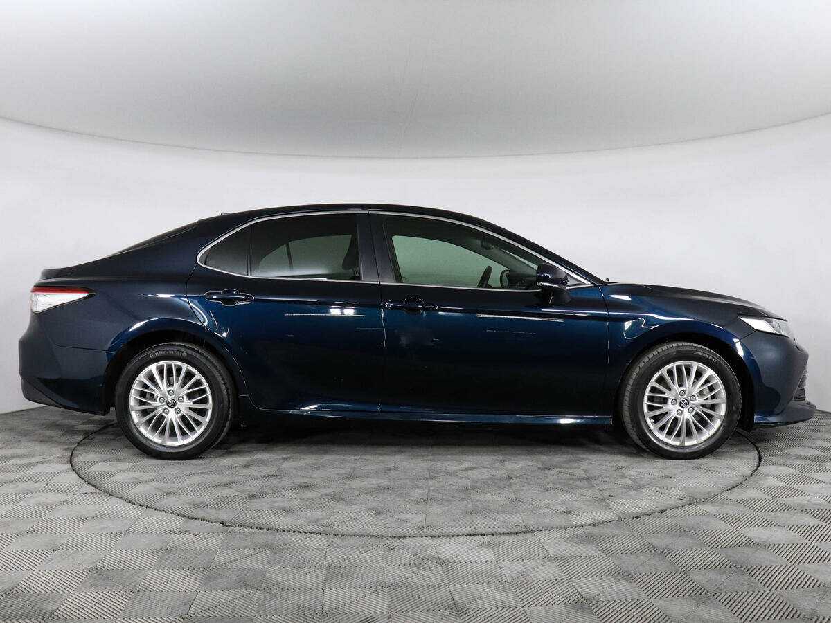 Toyota Camry 2018 года с пробегом. Фото: #3
