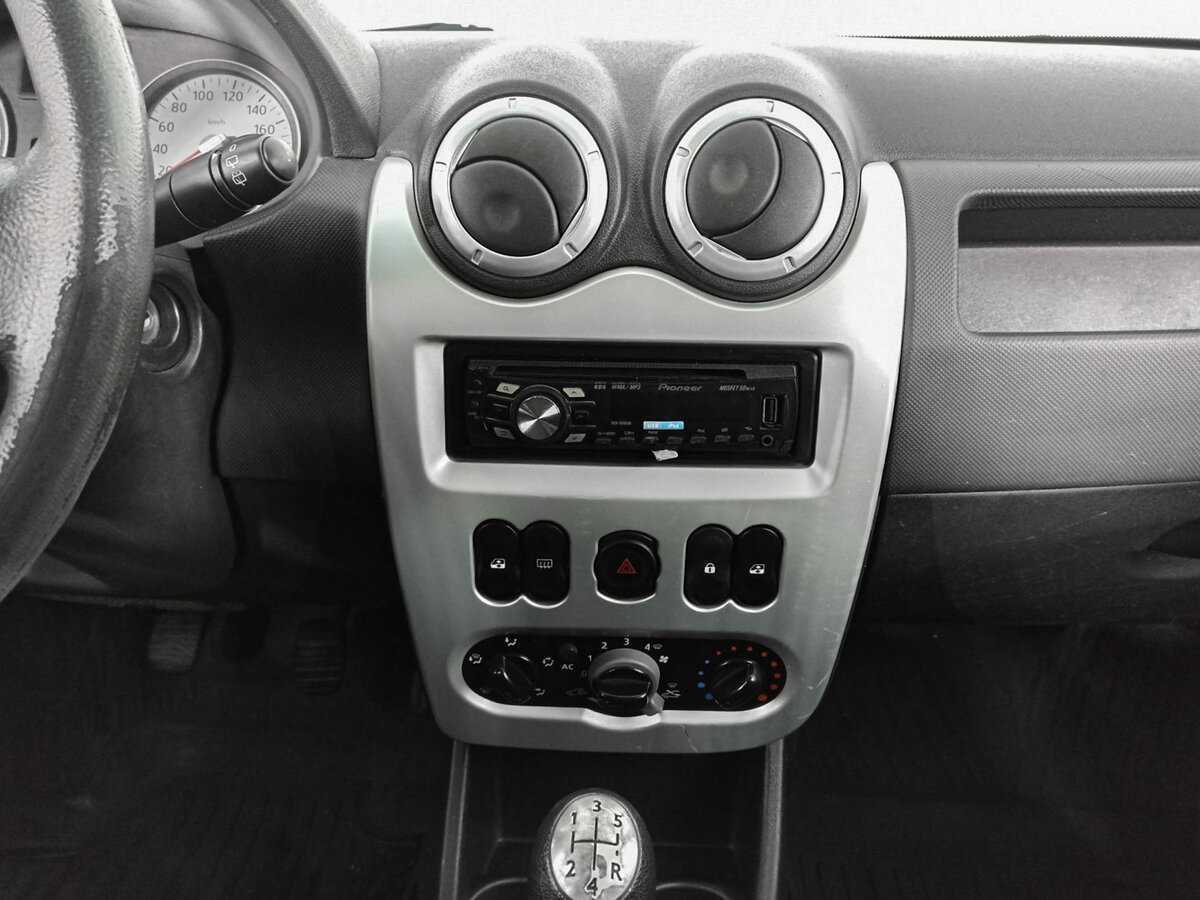 Renault Sandero 2011 года с пробегом. Фото: #12