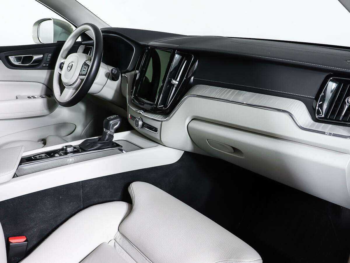 Volvo XC60 2021 года с пробегом. Фото: #8