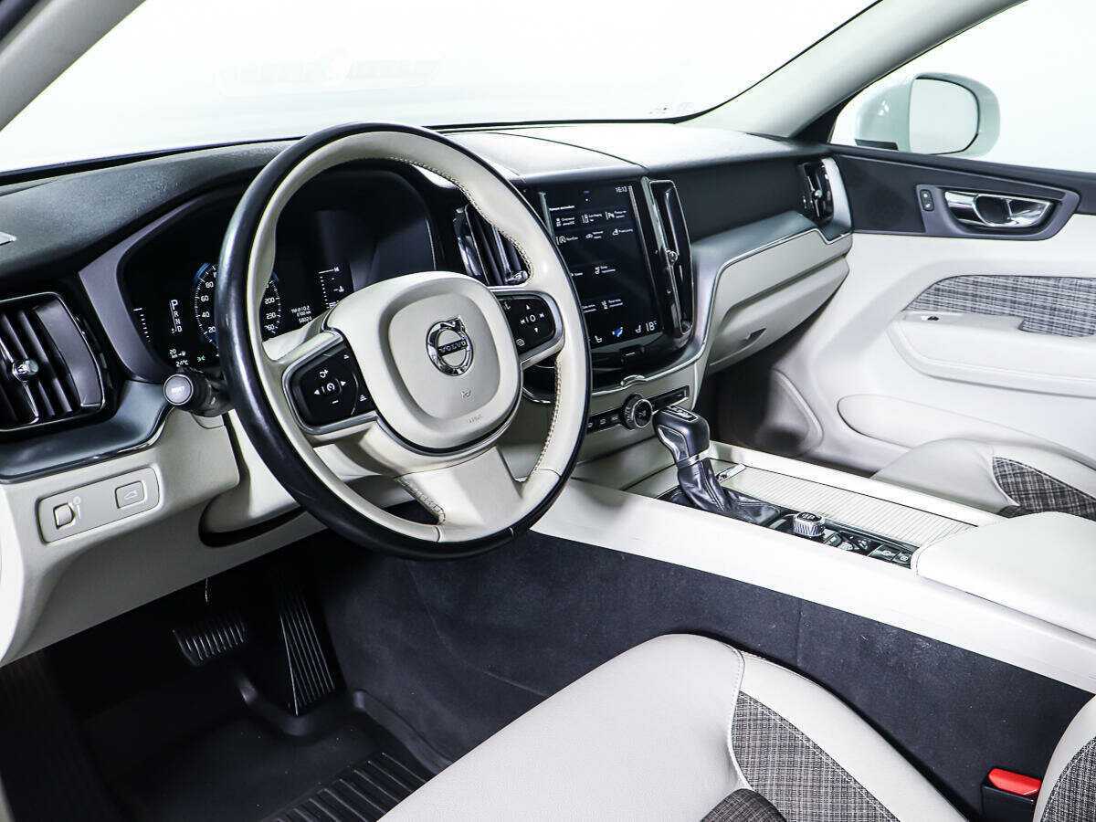 Volvo XC60 2018 года с пробегом. Фото: #12
