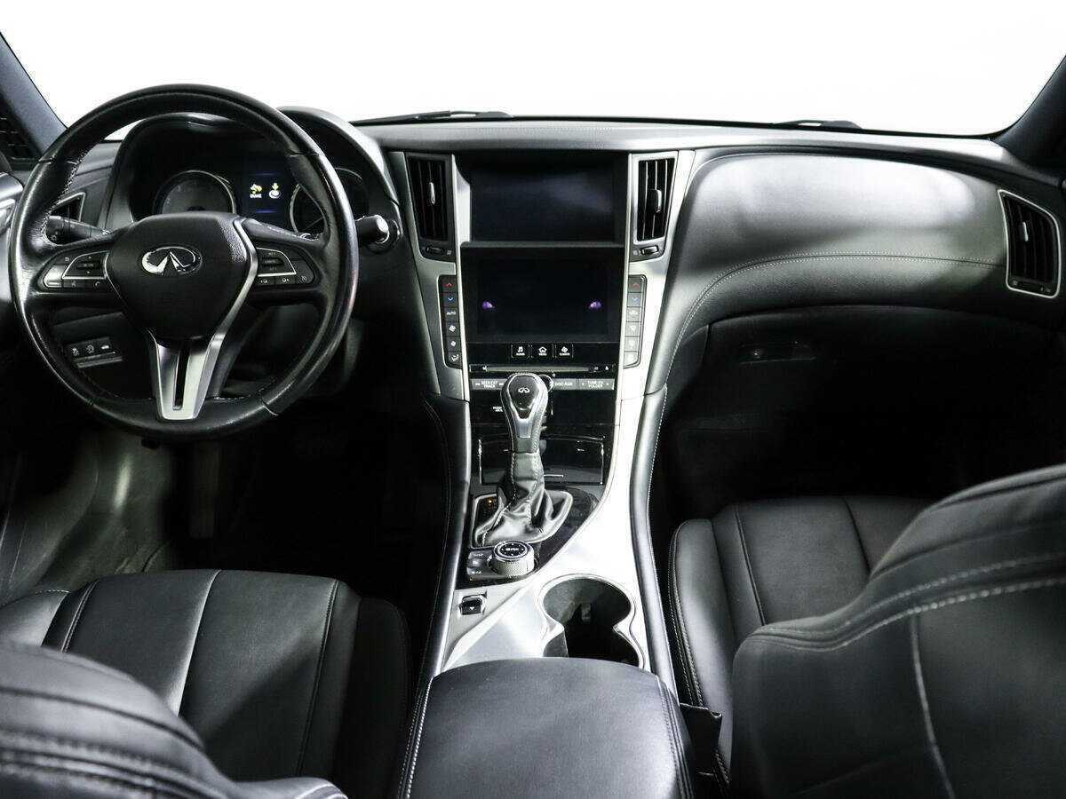 Infiniti Q60 2016 года с пробегом. Фото: #10