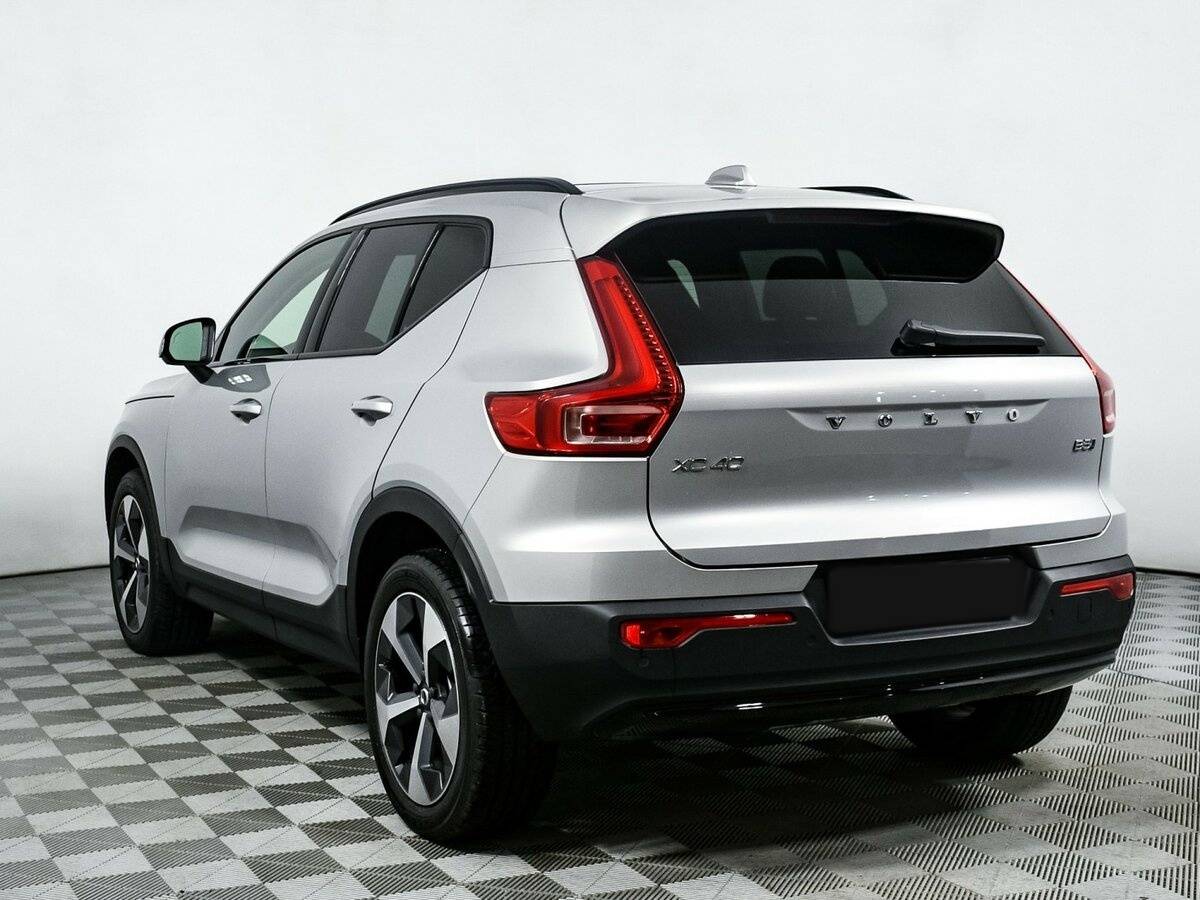 Volvo XC40 2023 года с пробегом. Фото: #6
