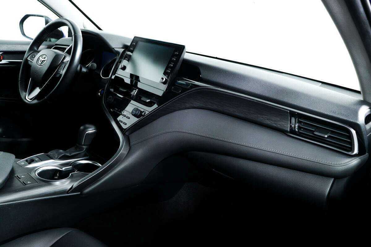 Toyota Camry 2021 года с пробегом. Фото: #8