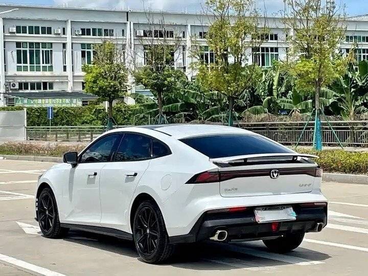 Changan UNI-V 2022 года с пробегом. Фото: #4