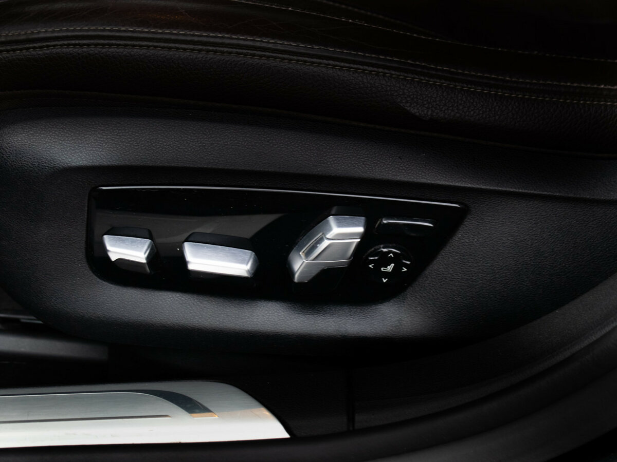 BMW 7 серии 2018 года с пробегом. Фото: #20
