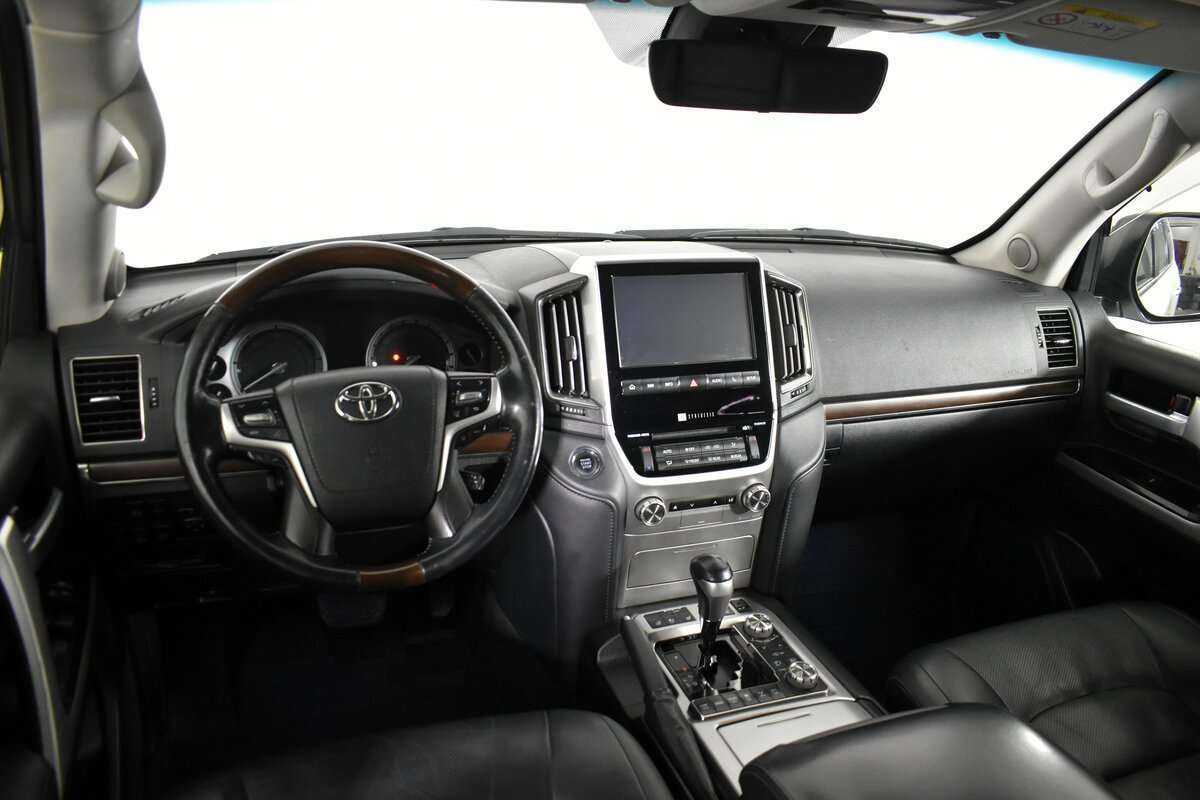 Toyota Land Cruiser 2016 года с пробегом. Фото: #7