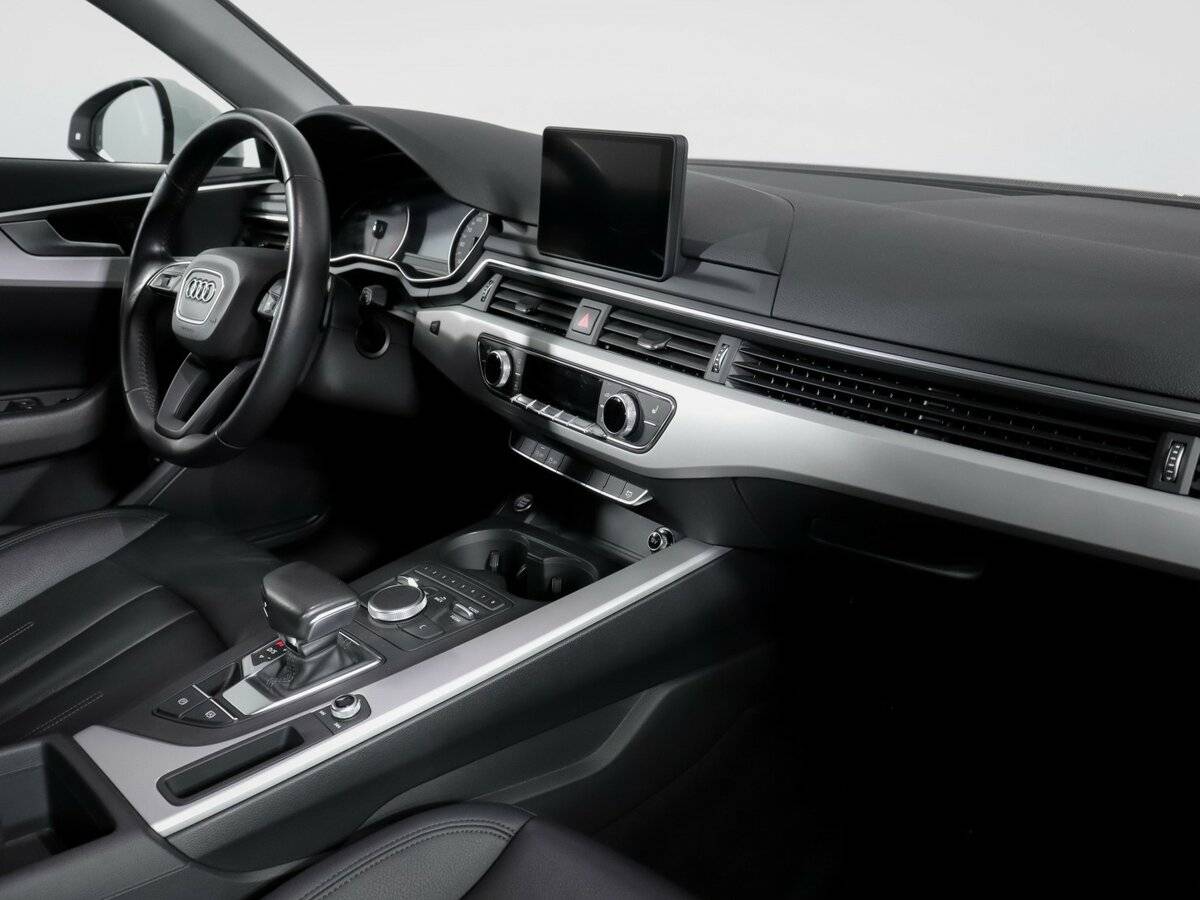 Audi A4 2019 года с пробегом. Фото: #8