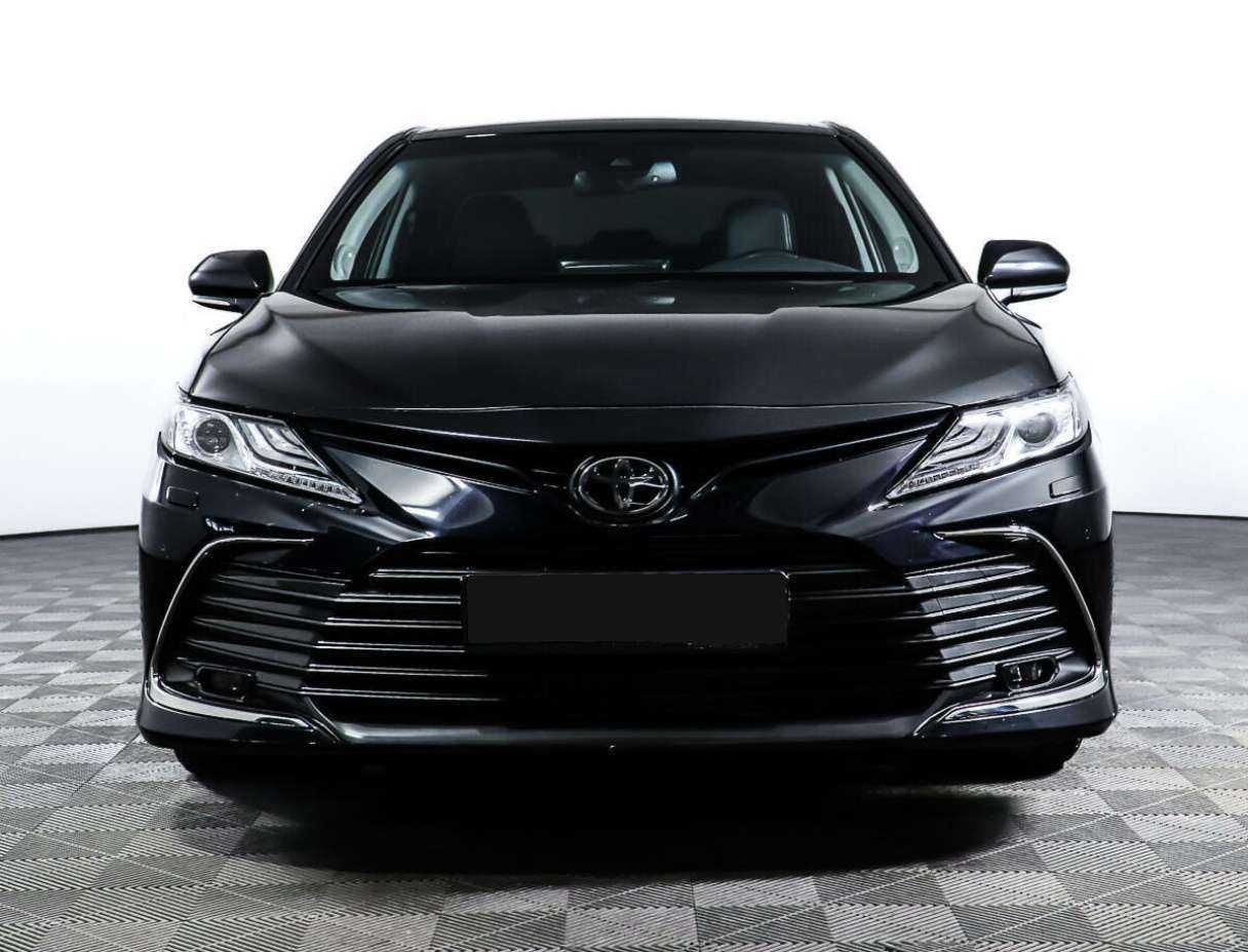 Toyota Camry 2022 года с пробегом. Посмотреть фото