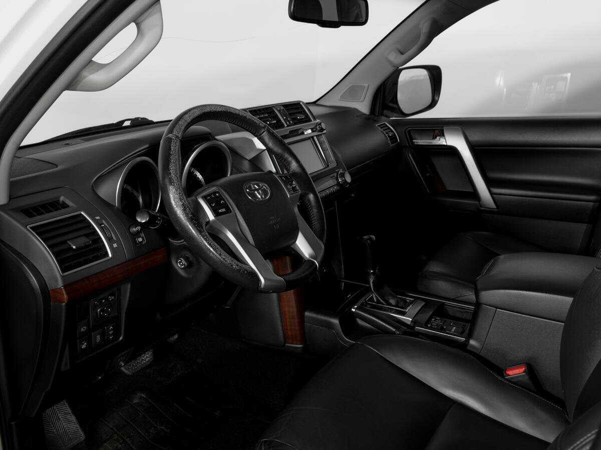 Toyota Land Cruiser Prado 2017 года с пробегом. Фото: #15