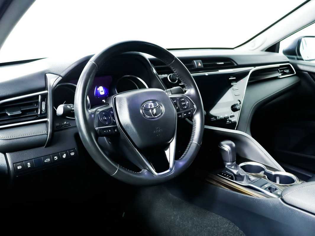 Toyota Camry 2018 года с пробегом. Фото: #12