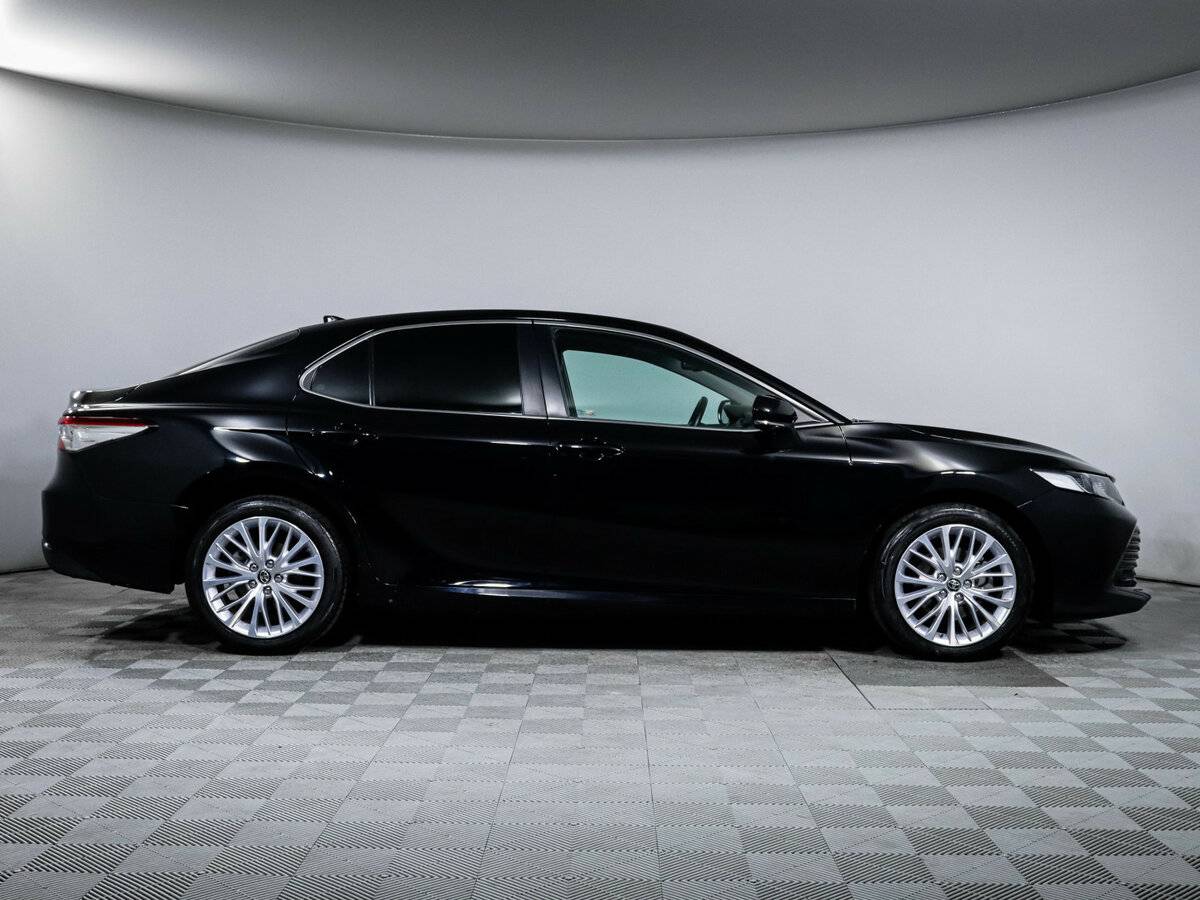 Toyota Camry 2019 года с пробегом. Фото: #3
