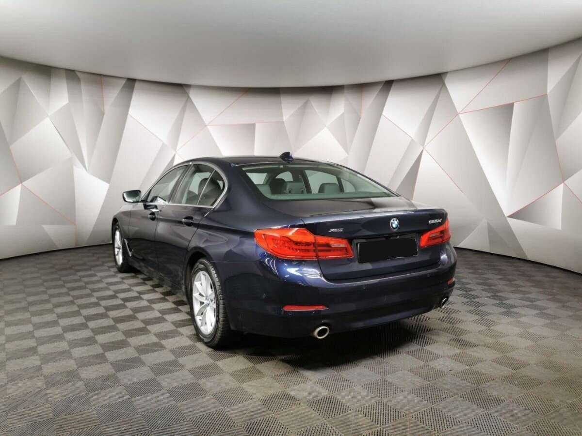 BMW 5 серии 2018 года с пробегом. Фото: #3