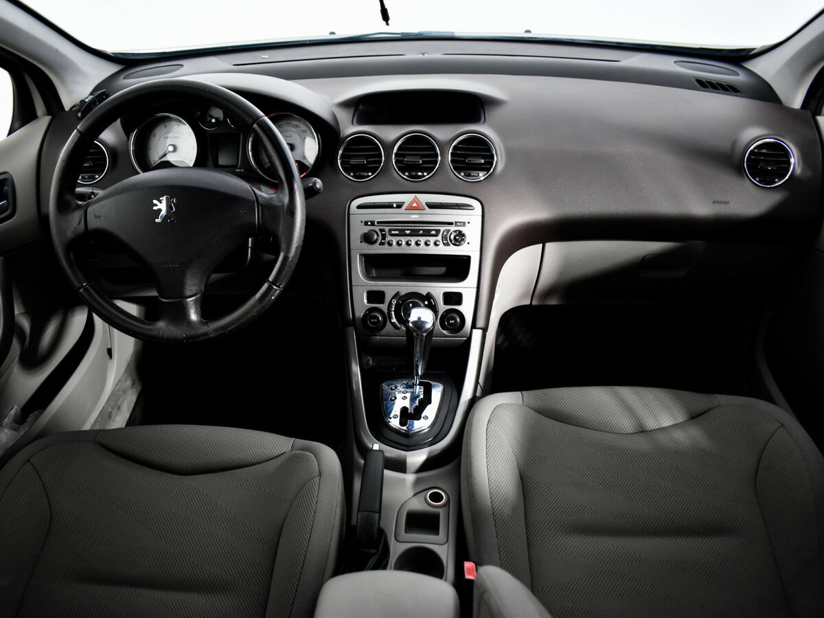 Peugeot 308 2008 года с пробегом. Фото: #12