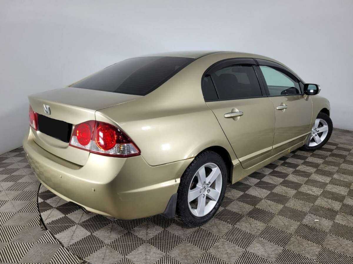 Honda Civic 2007 года с пробегом. Фото: #3
