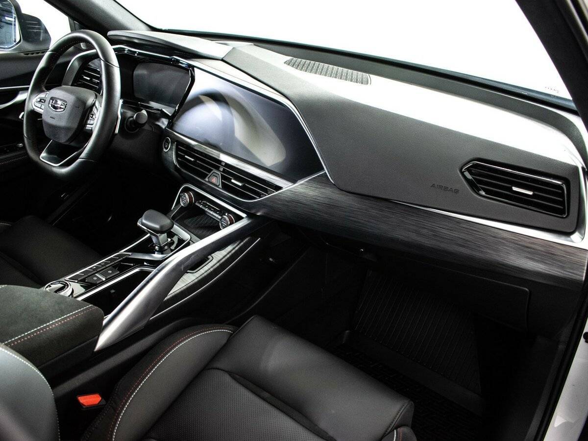 Geely Tugella 2023 года с пробегом. Фото: #8