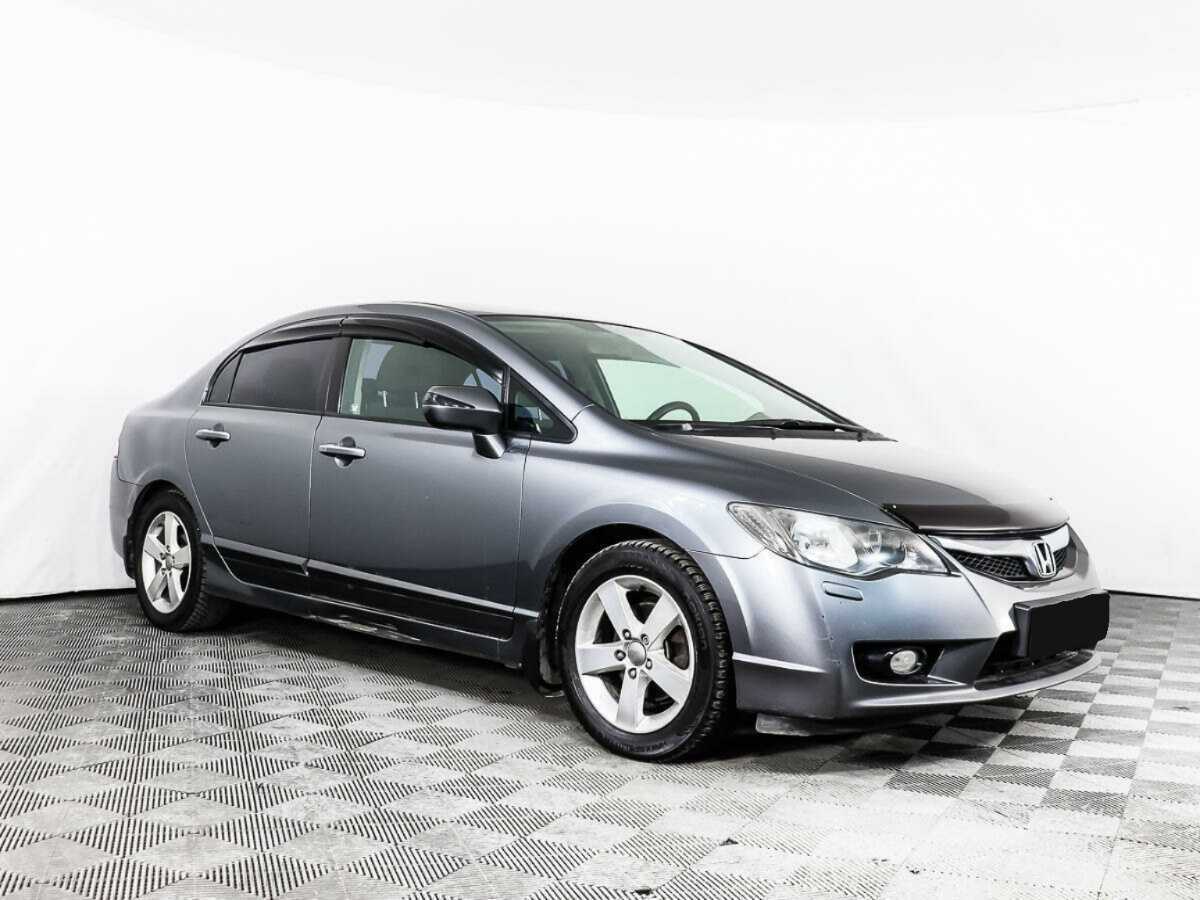 Honda Civic 2010 года с пробегом. Фото: #2
