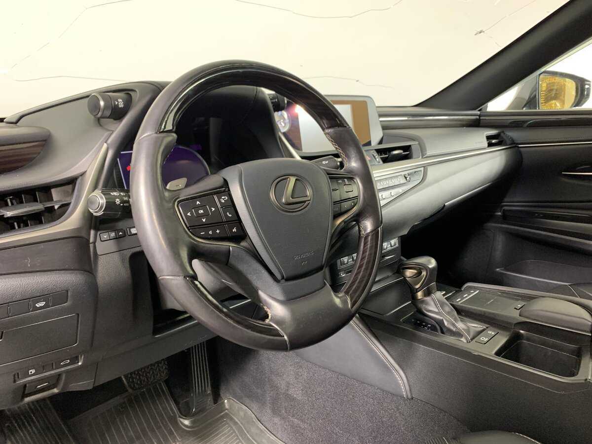 Lexus ES 2018 года с пробегом. Фото: #9