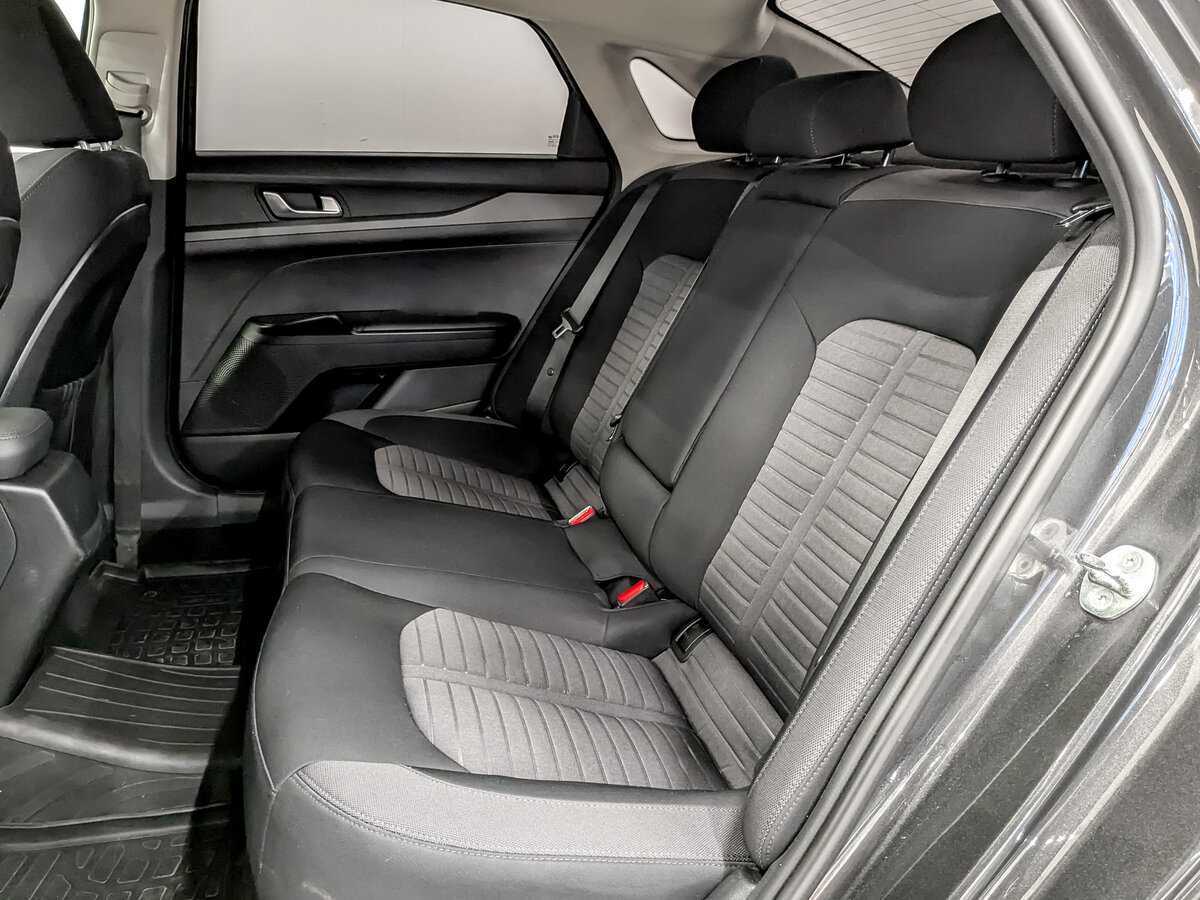 Kia K5 2021 года с пробегом. Фото: #11