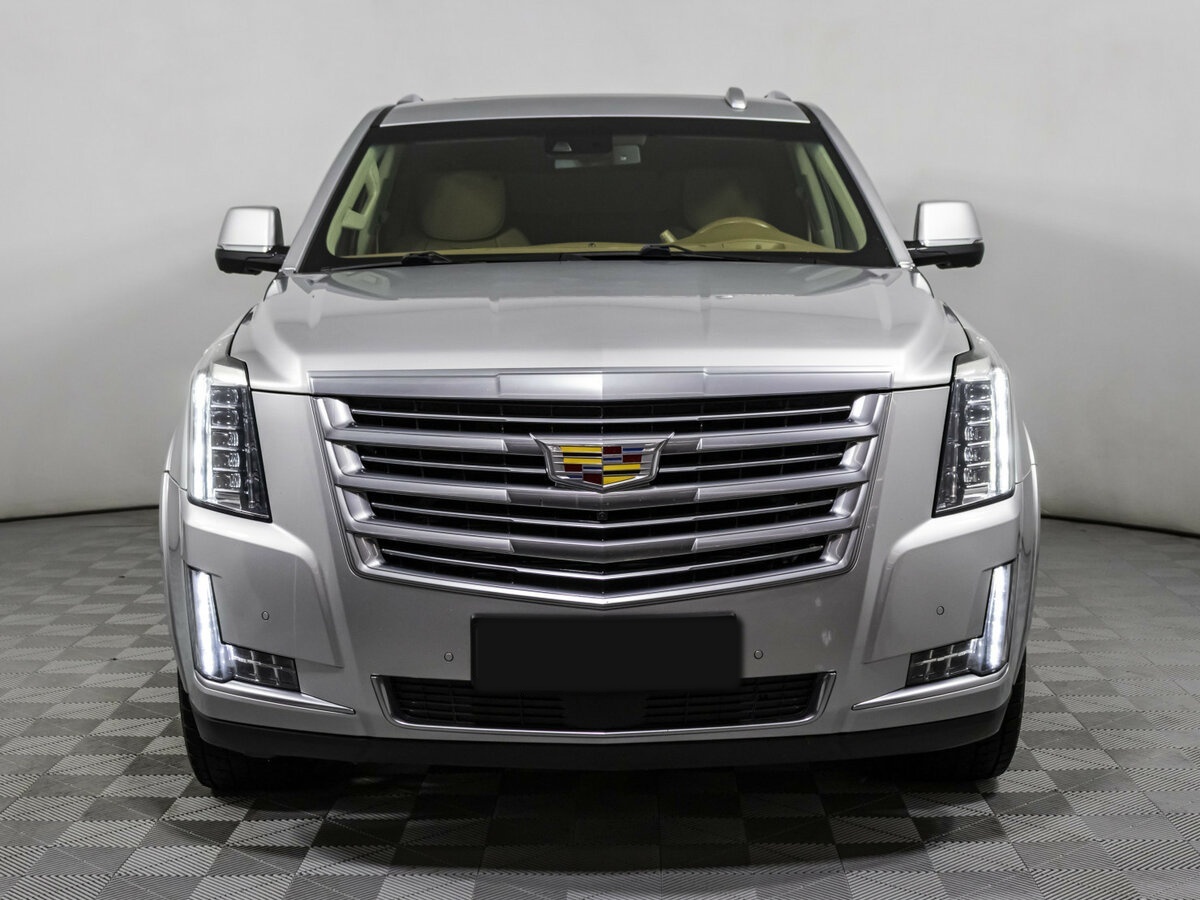 Cadillac Escalade 2015 года с пробегом. Фото: #1