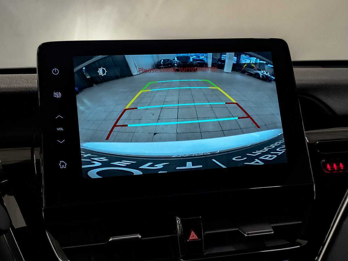 Toyota Camry 2023 года с пробегом. Фото: #25