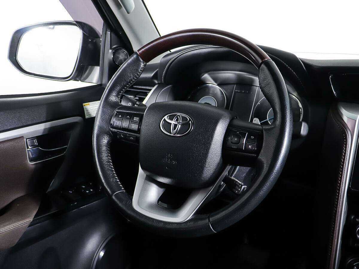 Toyota Fortuner 2017 года с пробегом. Фото: #13
