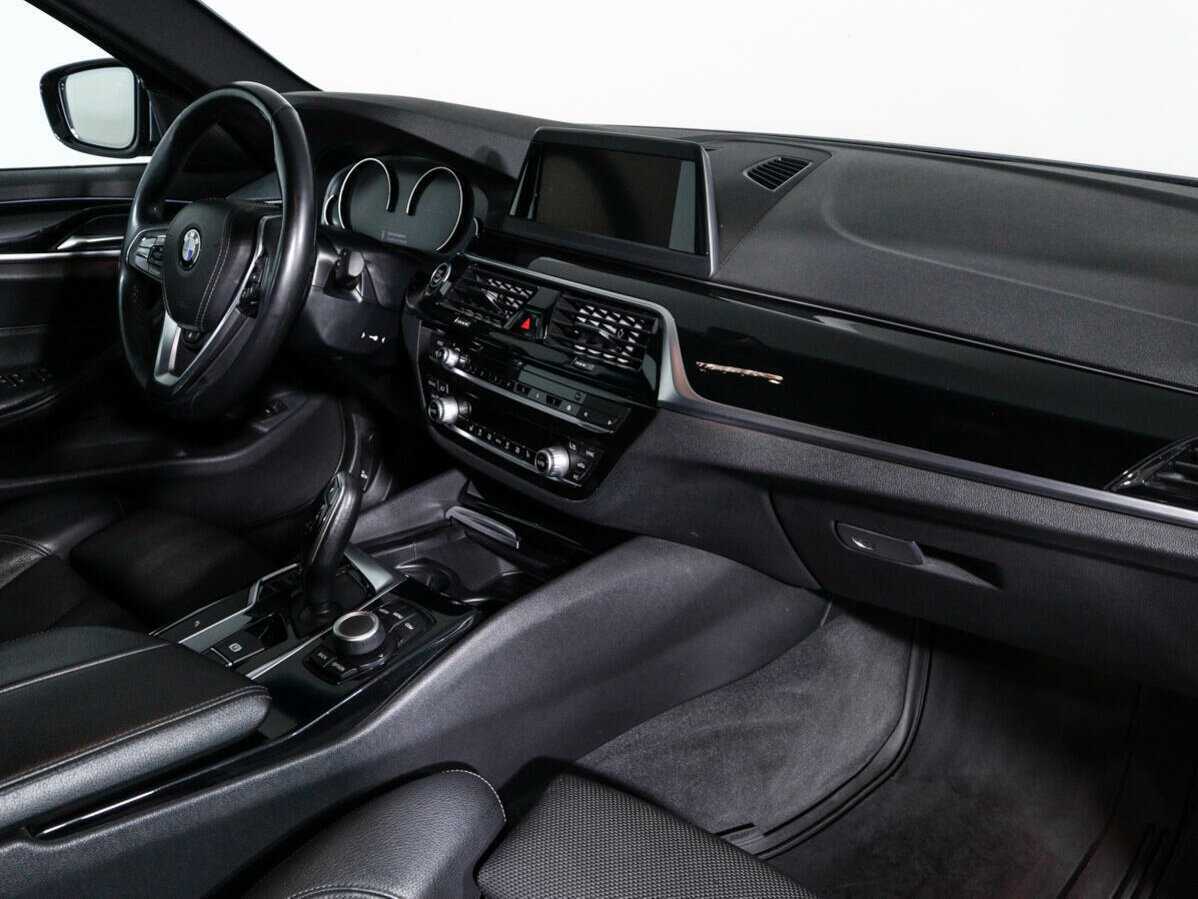 BMW 5 серии 2019 года с пробегом. Фото: #6