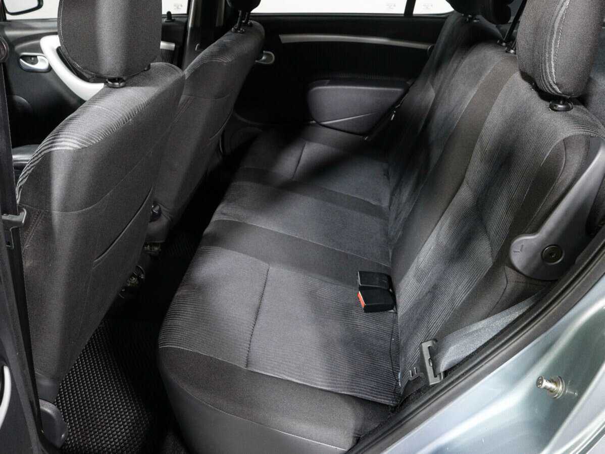 Renault Sandero 2011 года с пробегом. Фото: #8