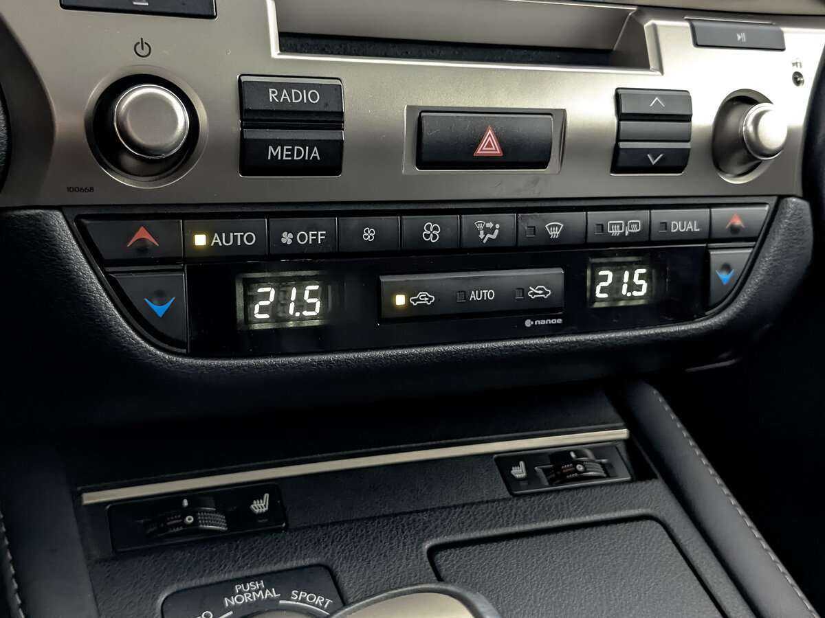 Lexus ES 2018 года с пробегом. Фото: #16